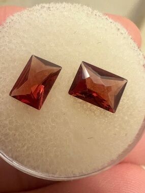 2.08ct genuine rhodolite garnet pair